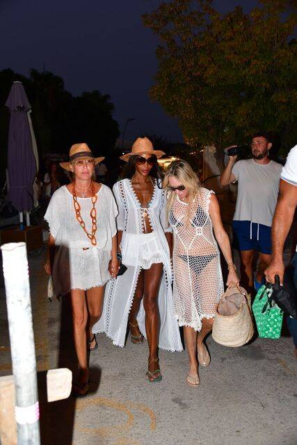 Naomi Campbell'dan Bodrum'da, 10 çift sandaletlik kaçış 3